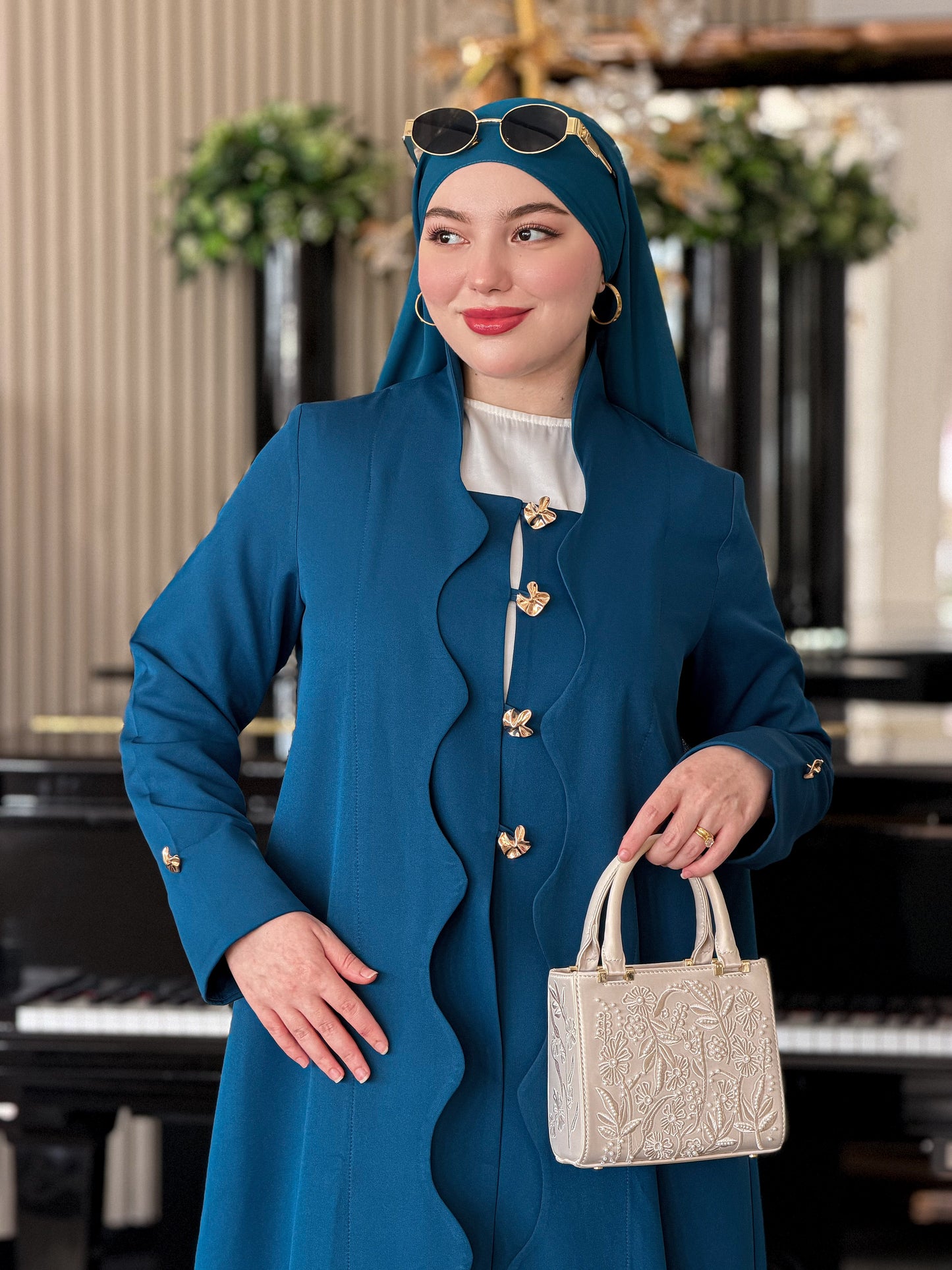 Abaya color teal Ramadan Aïd Abaya + robe blanche 650dh 🩵